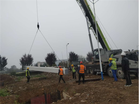 宝鸡斜峪关钢柱吊装