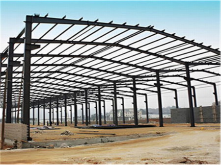 实现钢结构厂房的抗震性能